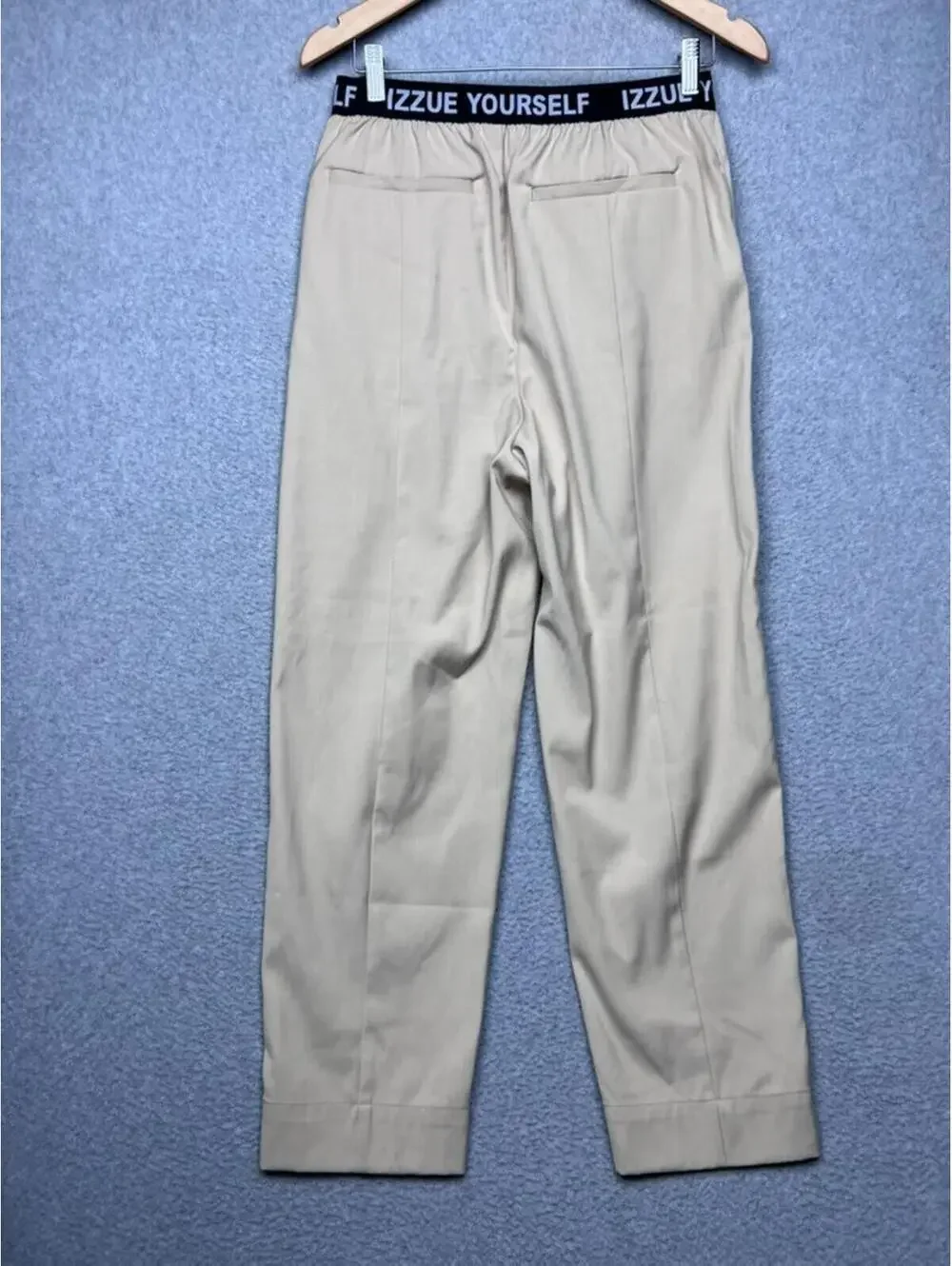 IZZUE Yourself Khaki Pleated Trousers Logo Waistband Tapered Pants Womens 29 In